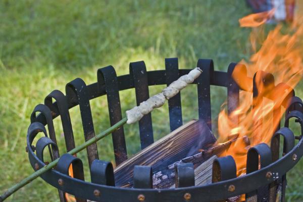 Grillen mit dem Feuerkorb