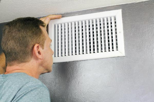 Ein Heizungsschacht, wie er bei Warmluftheizungen typischerweise vorkommt Ein Heizungsschacht, wie er bei Warmluftheizungen typischerweise vorkommt