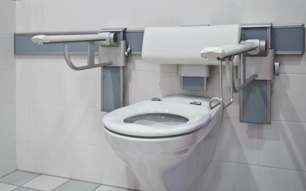 WC mit Stützhilfen