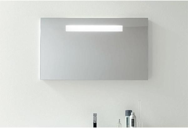 Spiegel-m-beleuchteter-Blende-950x662mm