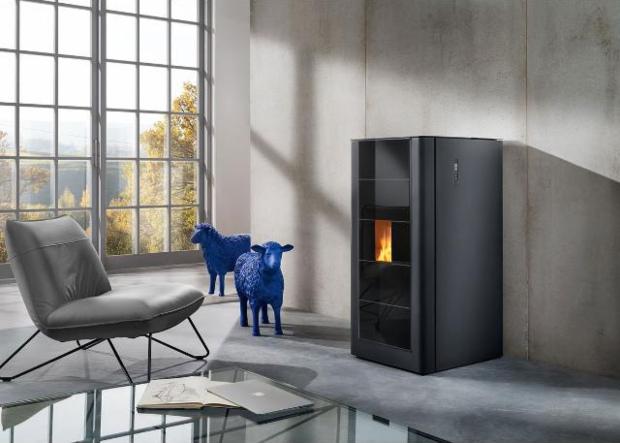 Buderus Pellet-Primärofen ivo.smart, 3-13 kW, Front Glas black, S5 Komfort Steuerung, 7736602709 