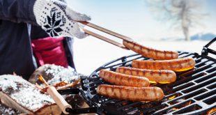 Grillen bei der Gartenparty im Winter