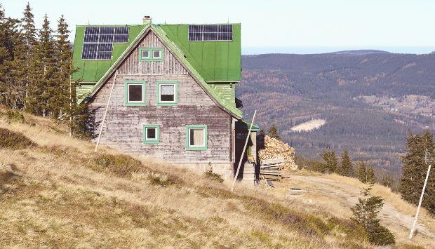 Abgelegene-Huette-mit-Photovoltaik