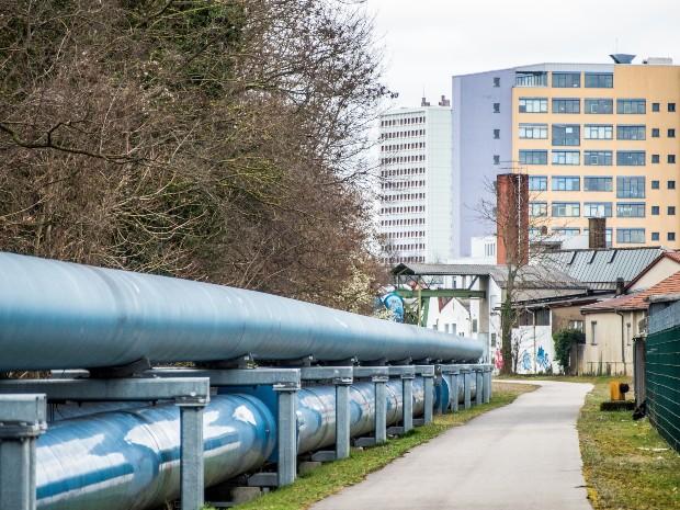 Fernwärme in urbaner Umgebung, oberirdisch - 