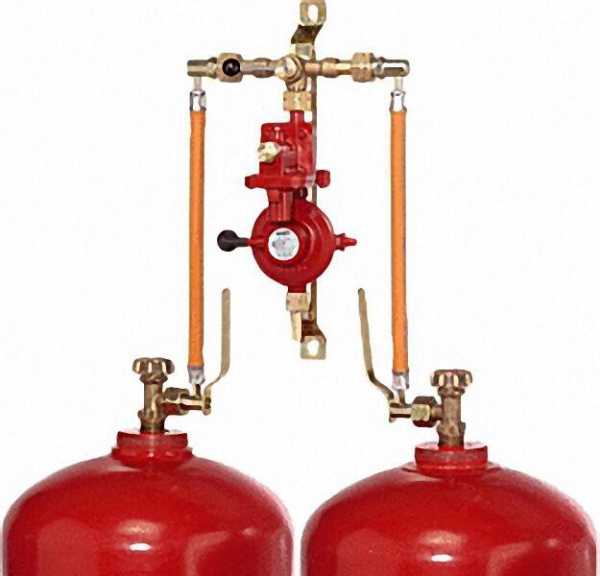 Zweiflaschenanlage mit Autom. Zuschaltventil 4kg/h 50mbar für Flaschen 33kg
