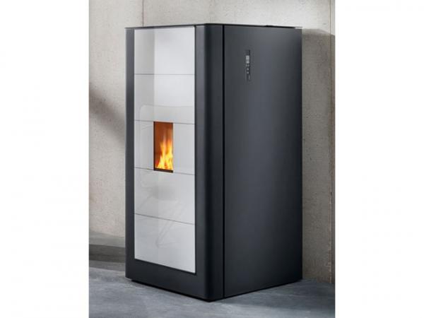 Buderus Pellet-Primärofen ivo.smart, 3-8 kW, Front Glas white, S5 Komfort Steuerung, 7736602710